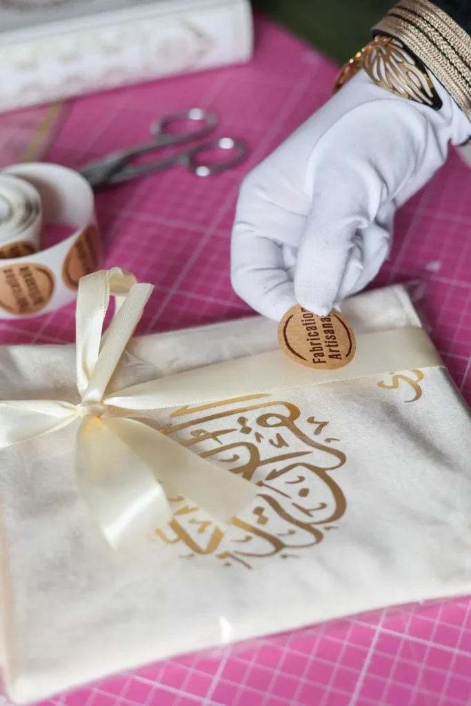 Confection artisanale d'un protège coran personnalisé